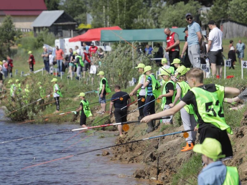 Более 60 юных вологжан приняли участие в фестивале детской рыбалки